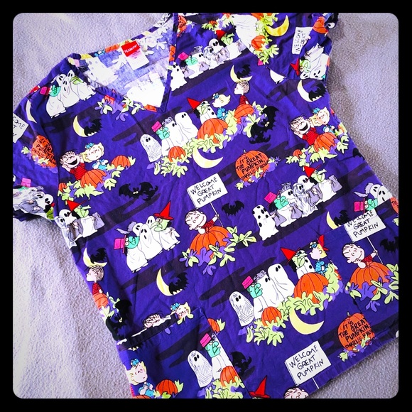 Cherokee Tops - Purple Peanuts halloween scrub top M Greatpumpkin